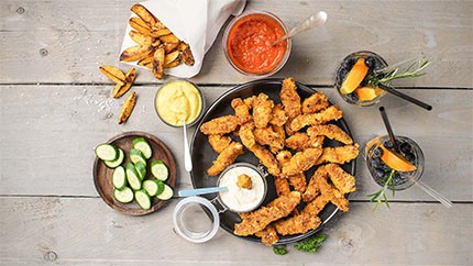 Hausgemachte Freiland-Hähnchen Nuggets mit Dips