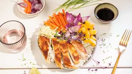 Poke Bowl with crispy chicken